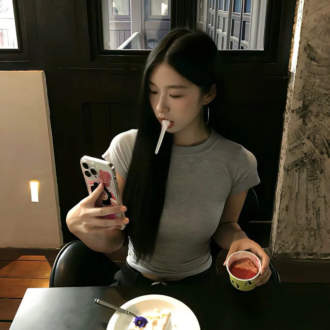 热裤荡女